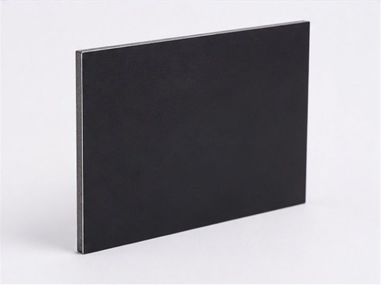 Panneau composite Dibond noir mat sur chant