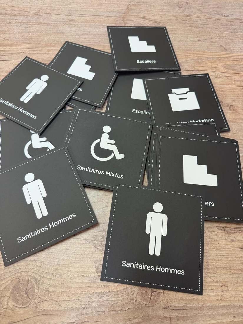 Pictogrammes signalétique PMR et toilettes en Plexiglas