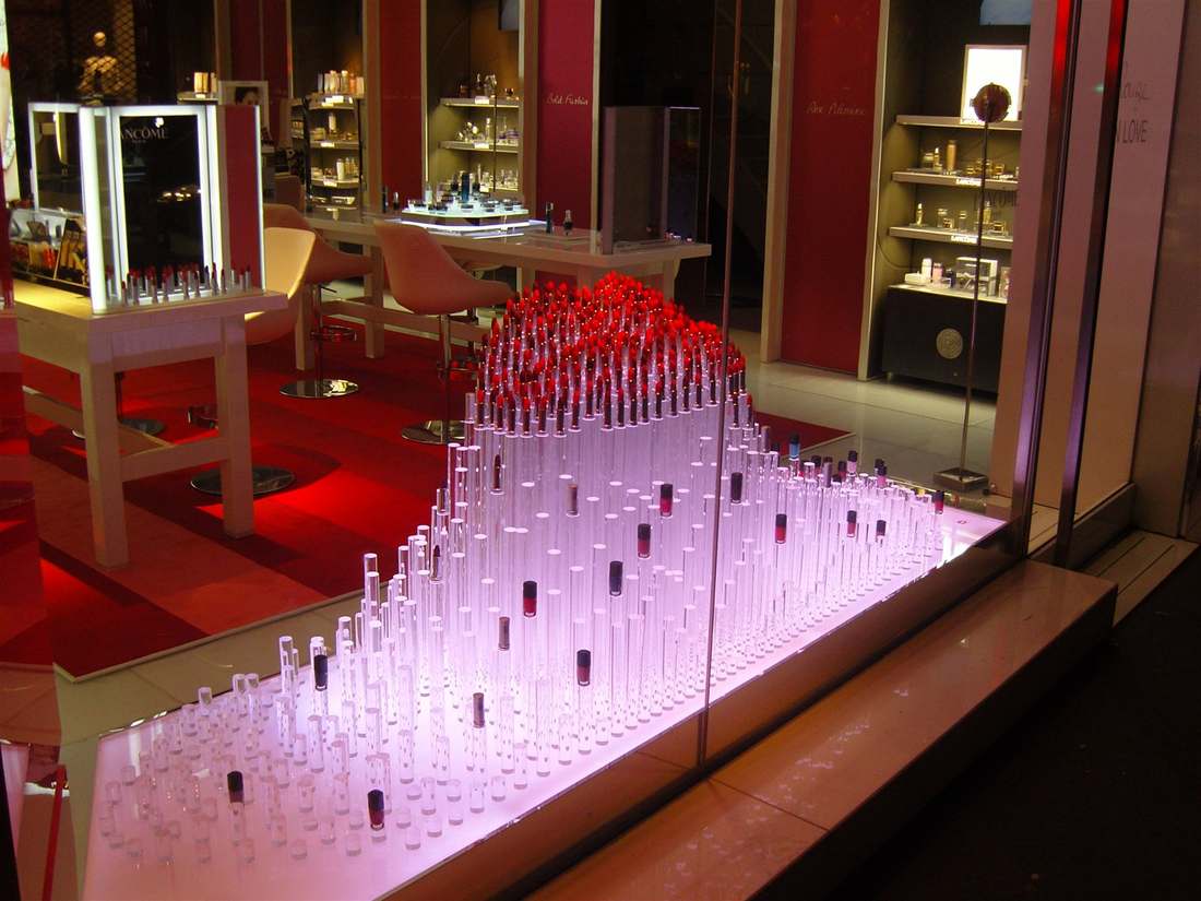 Vitrine Lancôme, présentoir cosmétique sur mesure